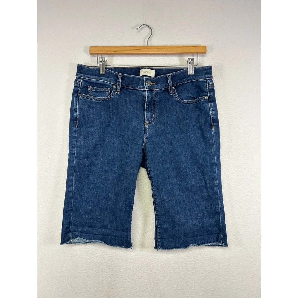 Casual Loft Outlet Womens 6 Blue Denim Raw‎ Hem Bermuda Shorts 5262